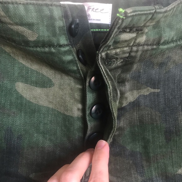 Free People Commander Cutoff Camo Shorts Khaki - Picture 8 of 14